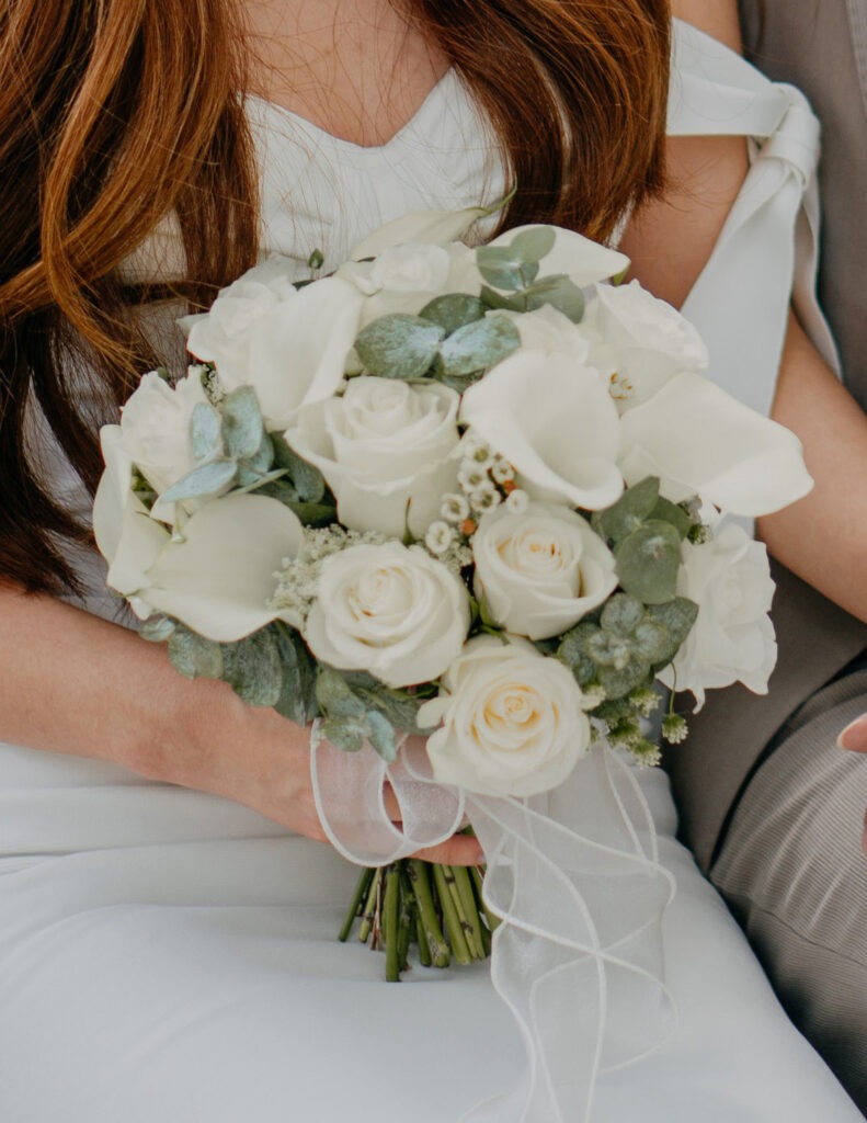 Choosing the right colors for your bridal bouquet