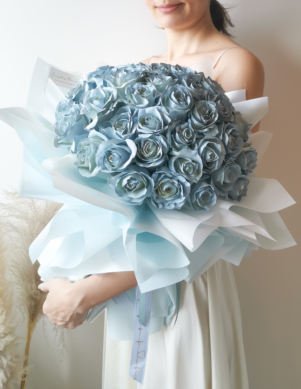 pastel blue rose bouquet