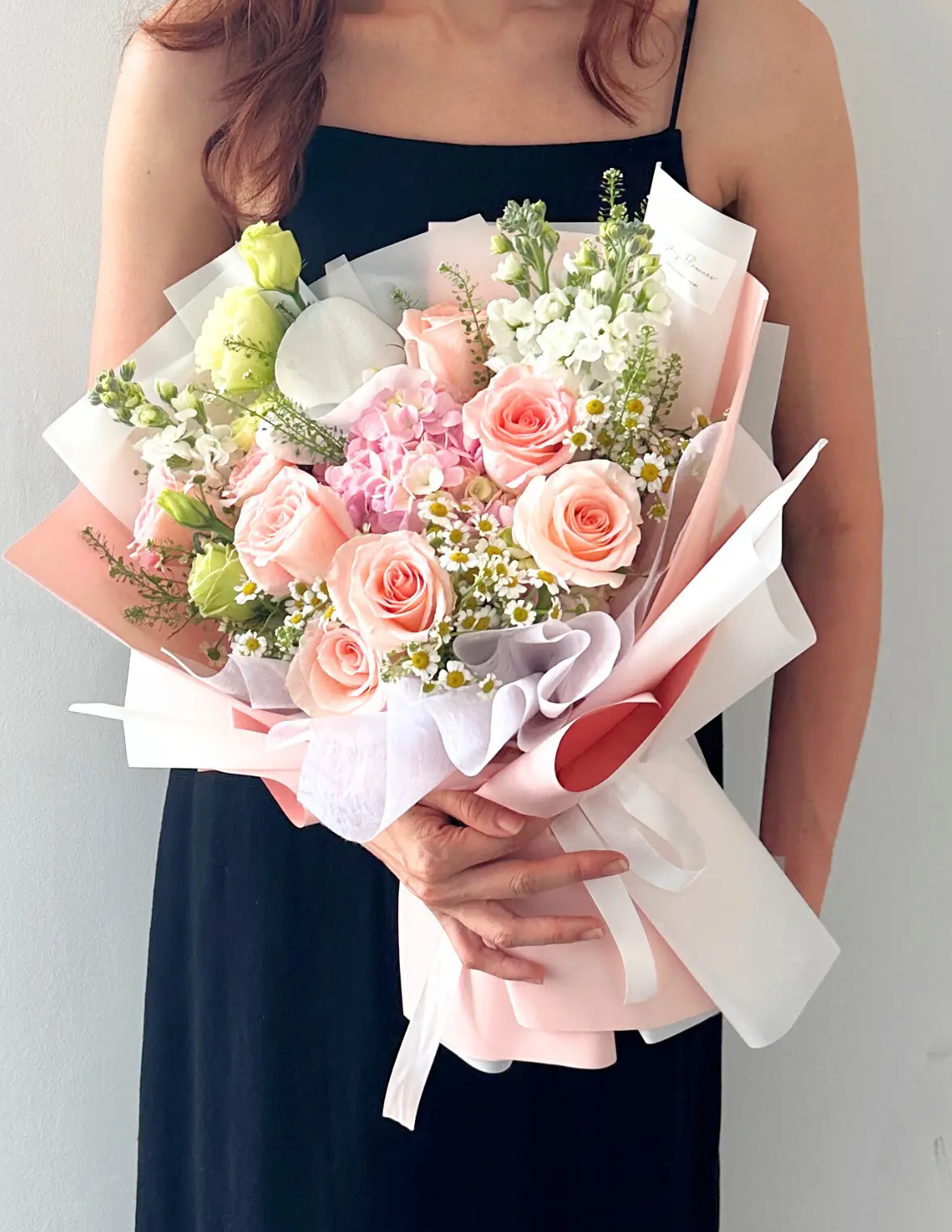 mixed rose hydrangea bouquet